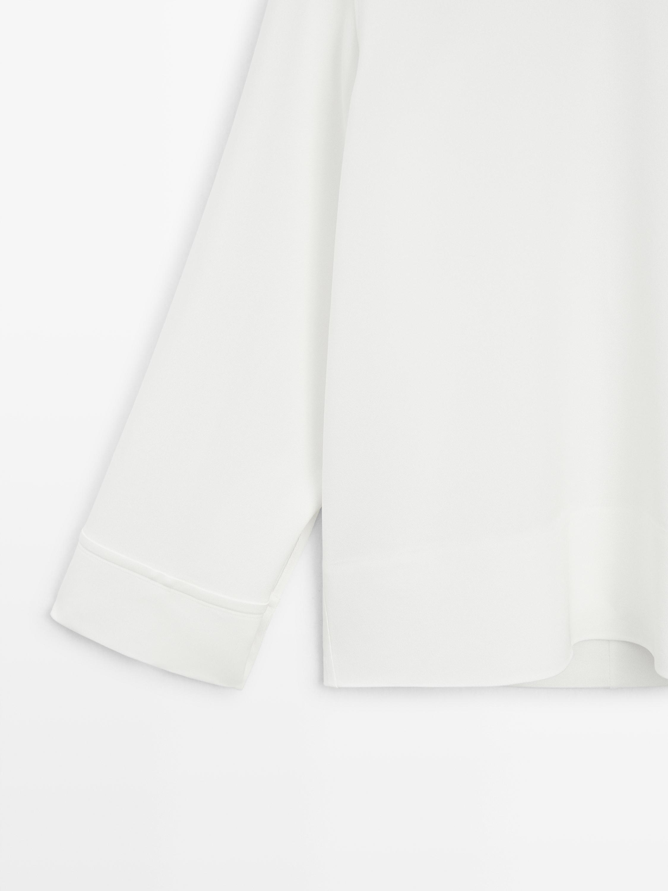 Chemisier à col montant taille marquée